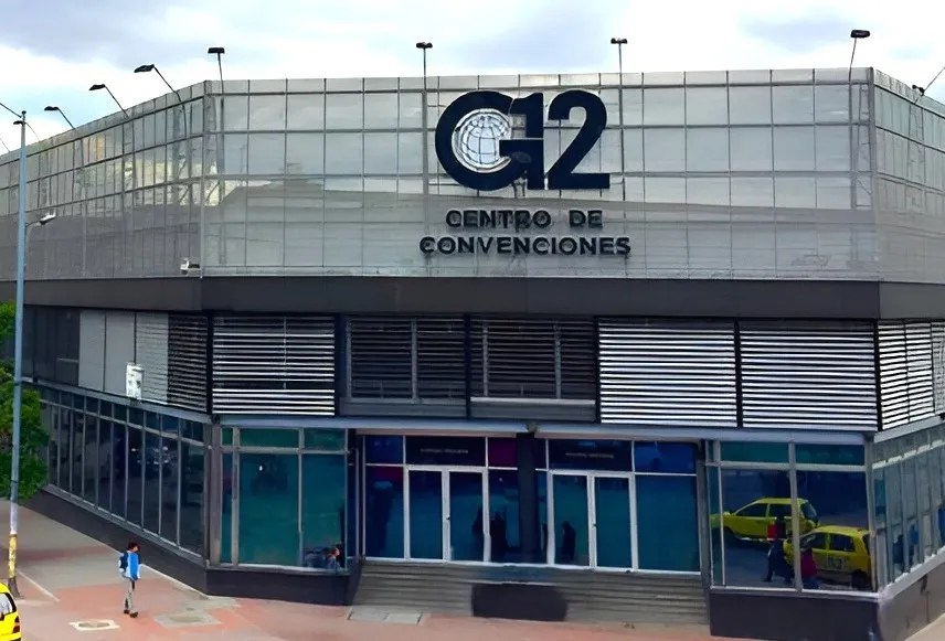 Fachada centro de convenciones G12