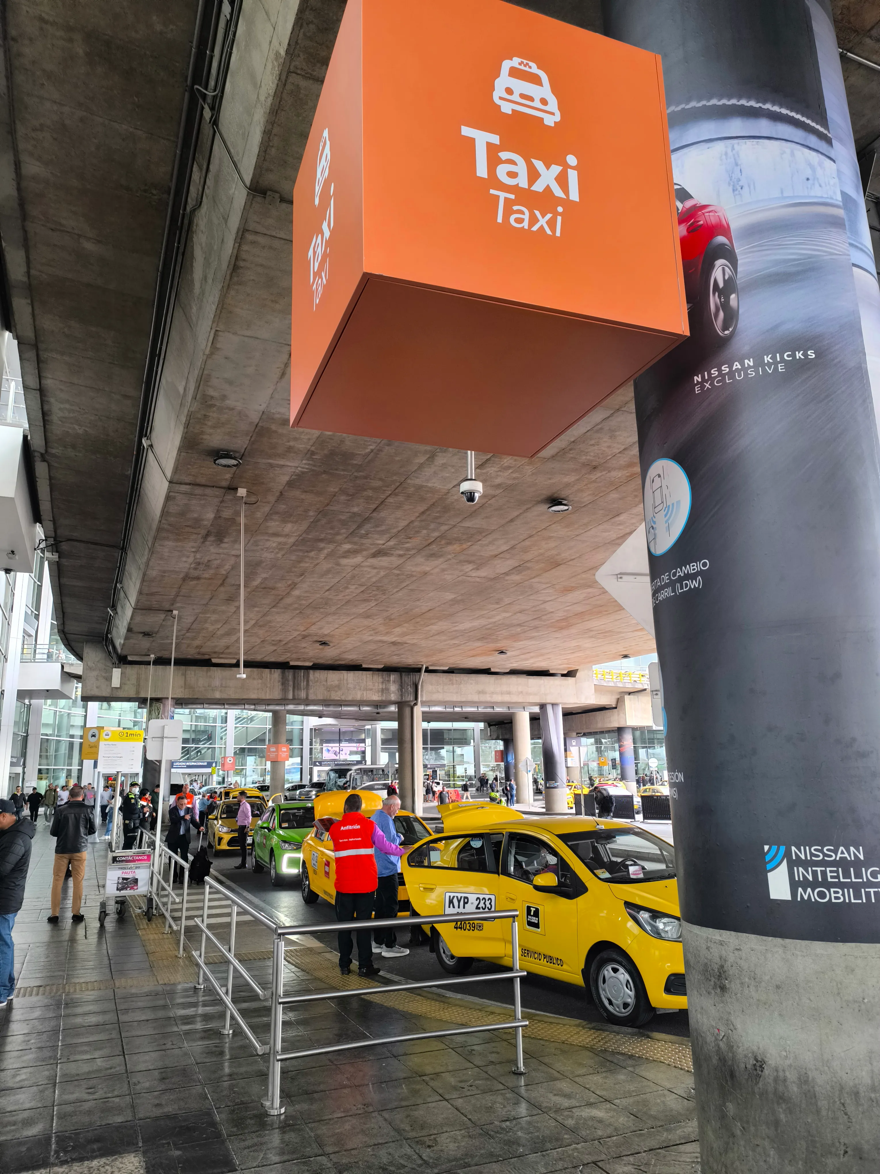 Area de taxi autorizado en el Aeropuerto El Dorado