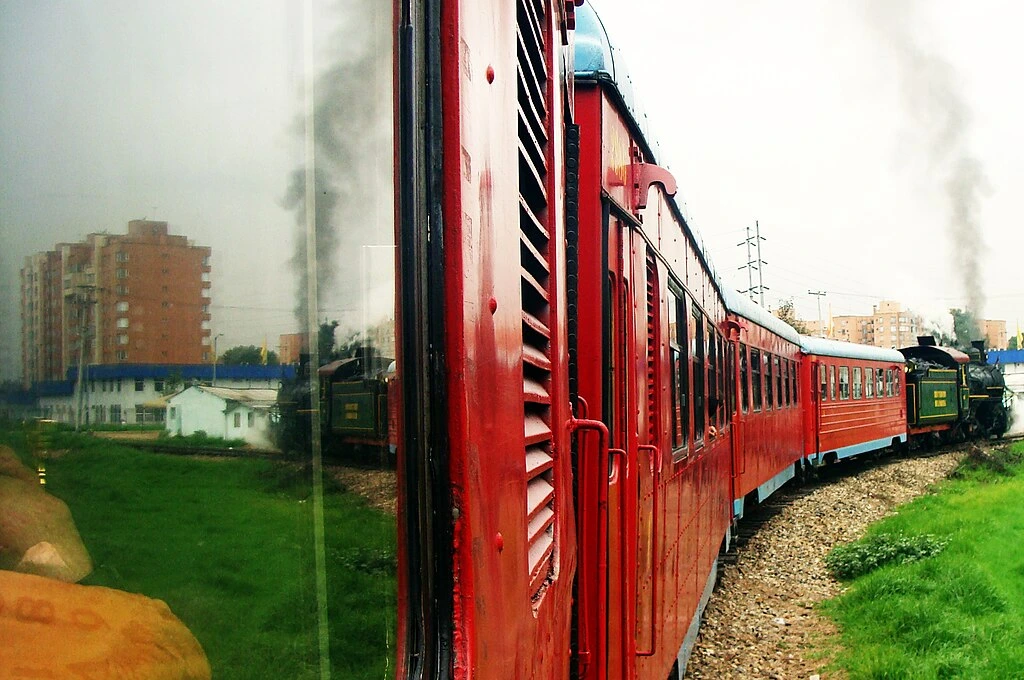 vista de ventanas del tren de la sabana Bogotá
